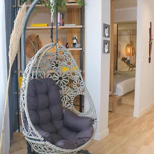  דירה Luxury 80m2 With Balcony Downtown